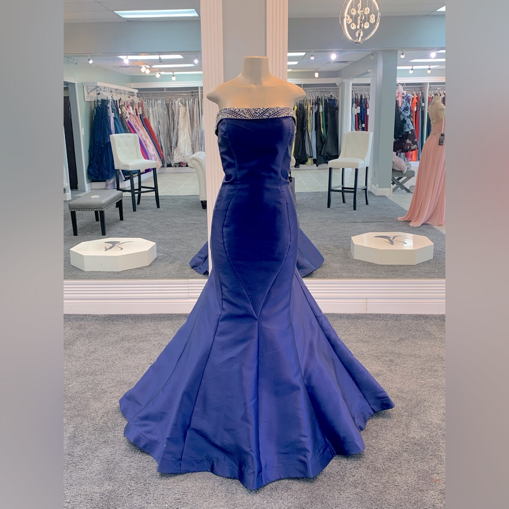 Size 18. Midnight. Classy Strapless Mermaid. Crystallized Boarder Top.